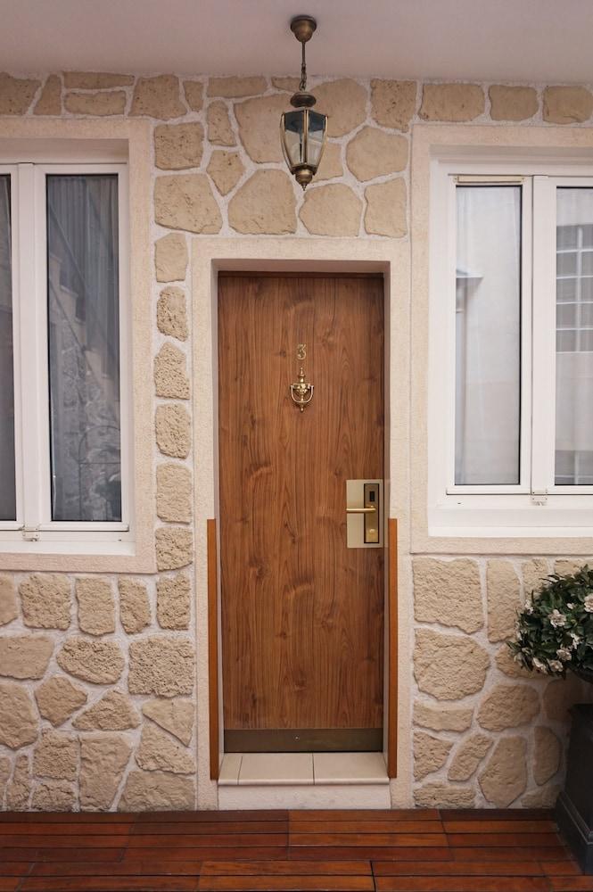 Hotel Istria By Magna Arbor Paris Exterior photo